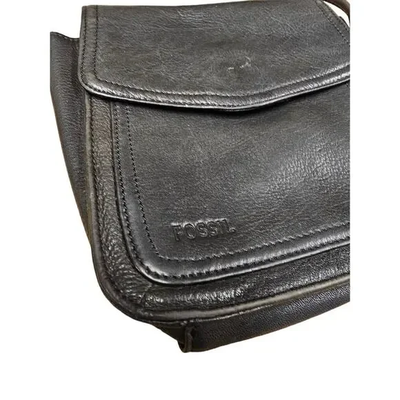 Fossil Black Smaller Pebble-Grain Leather Crossbody - Picture 3 of 9